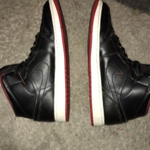 Air Jordan 1 Mid Retro Basketball Shoes